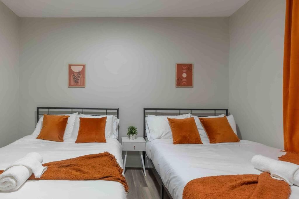 Pumpkin Premise By Airport, 5 Beds, Sleeps 8, Book 7 Days, Get 20 Percent Off Apartman Newark Kültér fotó