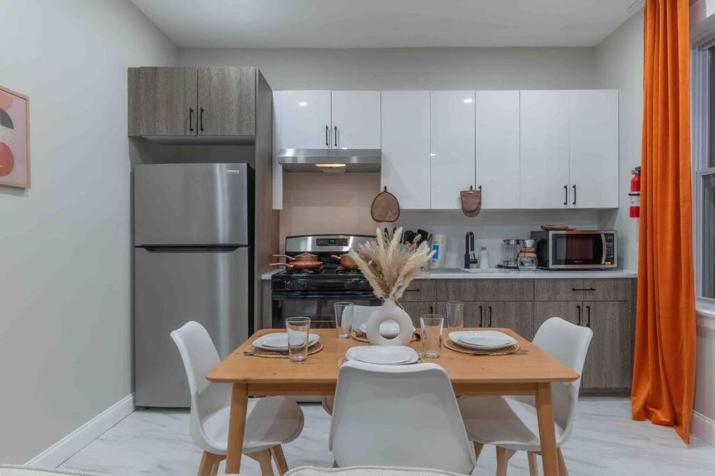 Pumpkin Premise By Airport, 5 Beds, Sleeps 8, Book 7 Days, Get 20 Percent Off Apartman Newark Kültér fotó