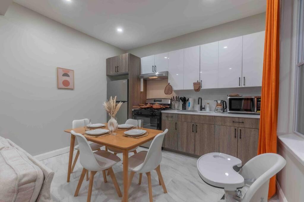 Pumpkin Premise By Airport, 5 Beds, Sleeps 8, Book 7 Days, Get 20 Percent Off Apartman Newark Kültér fotó
