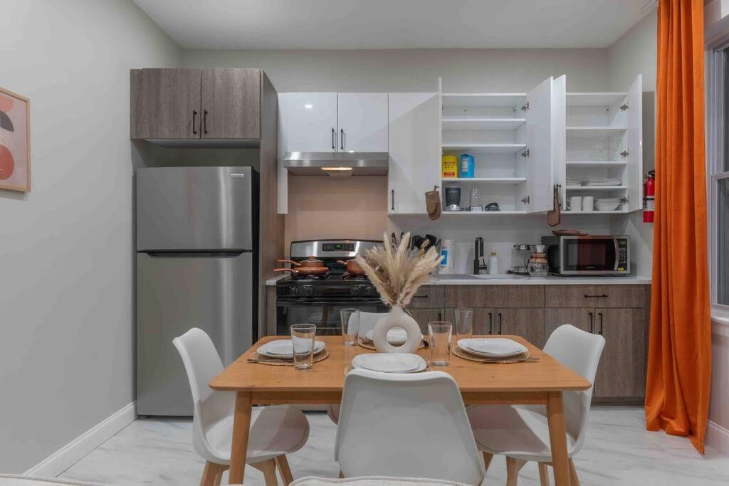 Pumpkin Premise By Airport, 5 Beds, Sleeps 8, Book 7 Days, Get 20 Percent Off Apartman Newark Kültér fotó